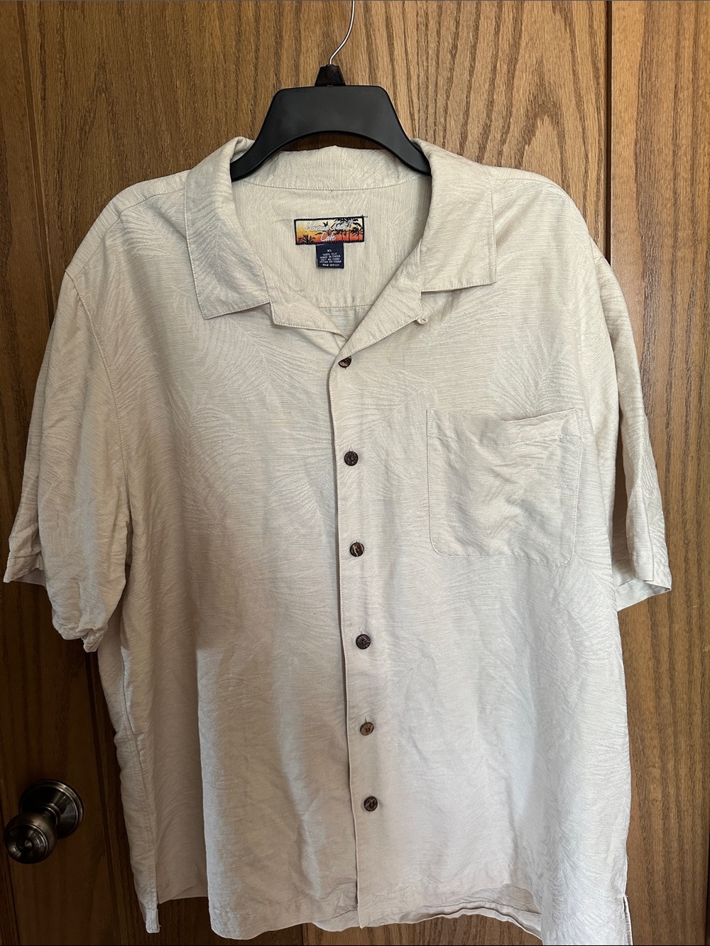 Havana Jacks Cafe Hawaiian button up silk shirt.